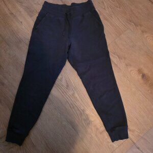 Lululemon Scuba Joggers - Size 6 - Charcoal
